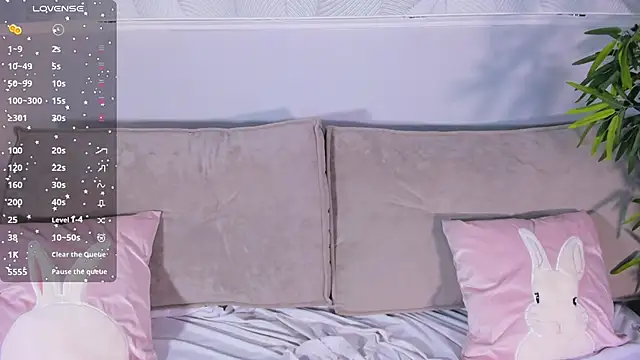 Snapshot of Molly_Platt chatting on September 30, 2025, 12:04 am Molly Platt online show from September 30, 2025, 12:04 am