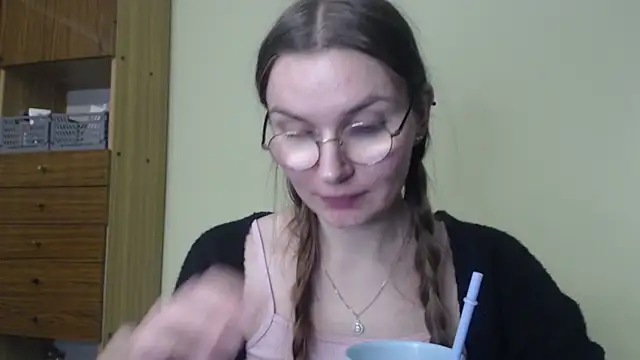 LooveELLYx online show from December 16, 2024, 8:37 pm