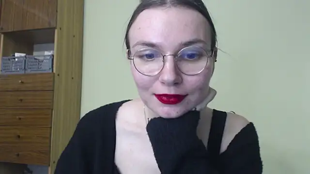 LooveELLYx online show from December 17, 2024, 2:44 pm