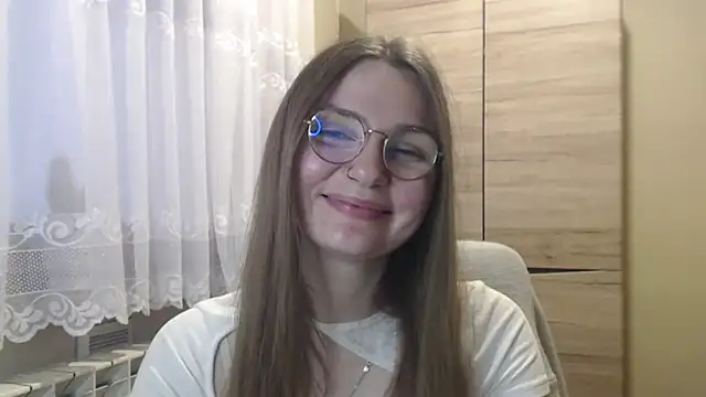 LooveELLYx online show from January 3, 2025, 7:49 am