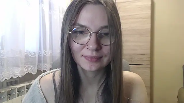 LooveELLYx online show from January 4, 2025, 7:45 am