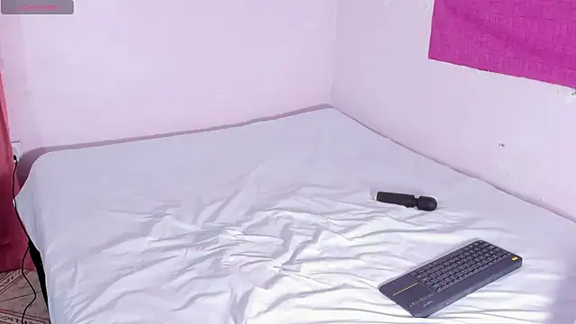 Snapshot of kethe_love_ chatting on December 3, 2025, 9:24 pm kethe love online show from December 3, 2025, 9:24 pm