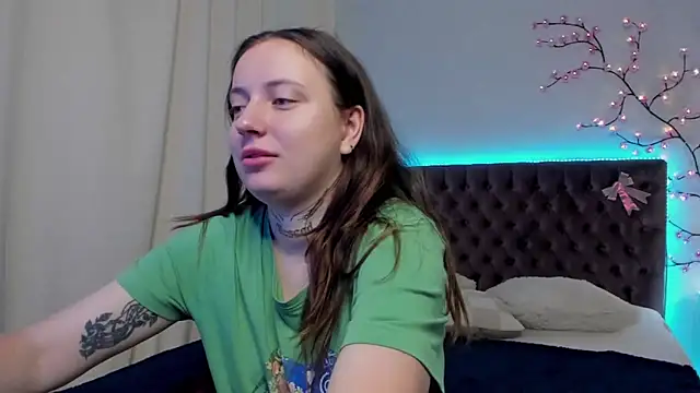 Snapshot of LilaVame chatting on September 14, 2025, 7:46 pm LilaVame online show from September 14, 2025, 7:46 pm