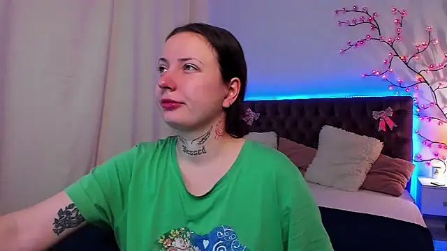 LilaVame online show from December 3, 2025, 9:02 pm