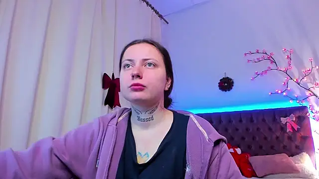 LilaVame online show from December 17, 2025, 12:05 am