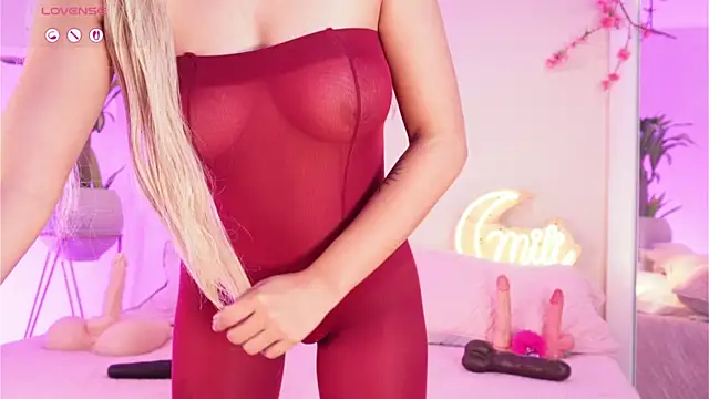 Snapshot of mili_moon_ chatting on October 12, 2025, 12:37 pm mili moon online show from October 12, 2025, 12:37 pm