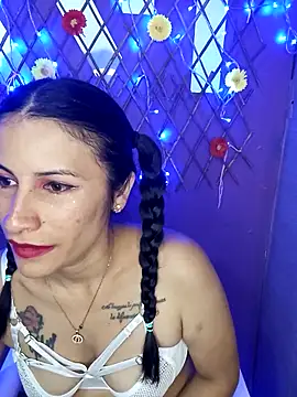 Snapshot of karinnahotdirty chatting on September 13, 2025, 9:25 pm karinnahotdirty online show from September 13, 2025, 9:25 pm