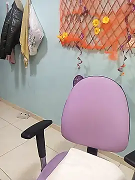 Snapshot of karinnahotdirty chatting on October 17, 2025, 7:49 pm karinnahotdirty online show from October 17, 2025, 7:49 pm