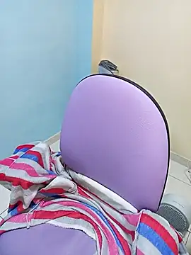 Snapshot of karinnahotdirty chatting on December 13, 2025, 8:47 pm karinnahotdirty online show from December 13, 2025, 8:47 pm