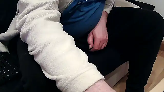 Snapshot of Lavastrom3 chatting on December 13, 2025, 10:15 pm Lavastrom3 online show from December 13, 2025, 10:15 pm