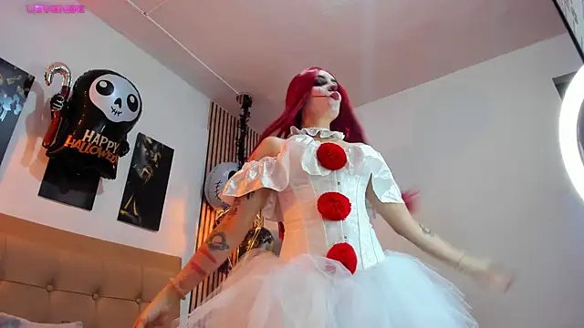 alesziarose online show from October 31, 2025, 8:43 pm