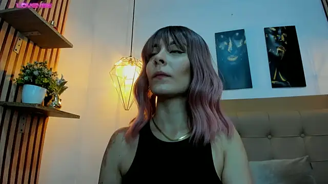 alesziarose online show from November 11, 2025, 5:46 pm