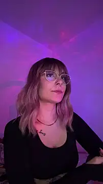 alesziarose online show from November 18, 2025, 11:59 pm