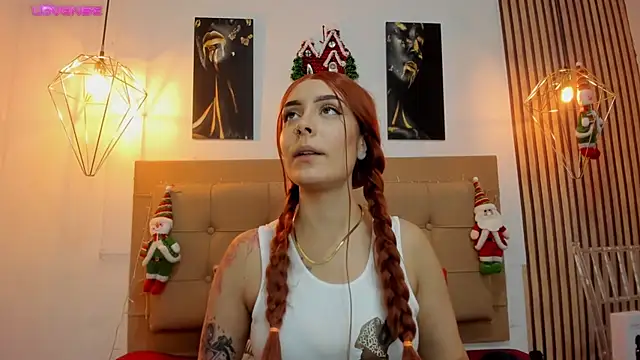 alesziarose online show from December 15, 2025, 6:56 pm