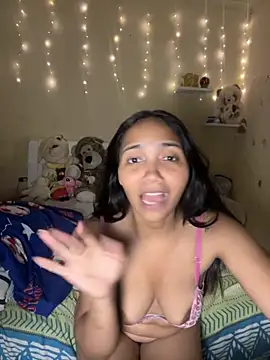 effie castroo online show from September 10, 2025, 2:22 am