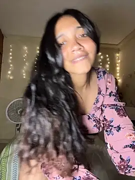 effie castroo online show from September 14, 2025, 2:54 am