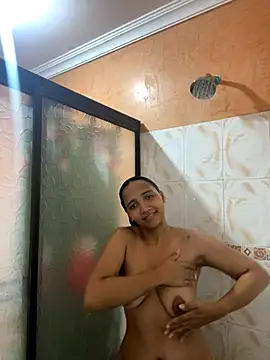 effie castroo online show from September 19, 2025, 8:42 pm