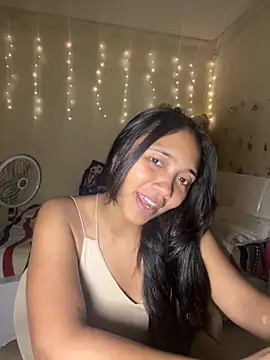 effie castroo online show from October 4, 2025, 2:20 am