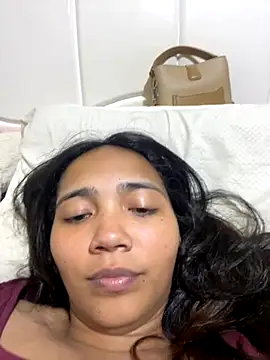 effie castroo online show from October 4, 2025, 8:40 pm