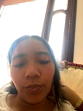 effie castroo online show from October 24, 2025, 4:58 pm