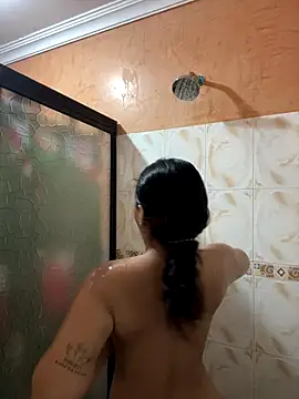 effie castroo online show from October 26, 2025, 4:46 pm