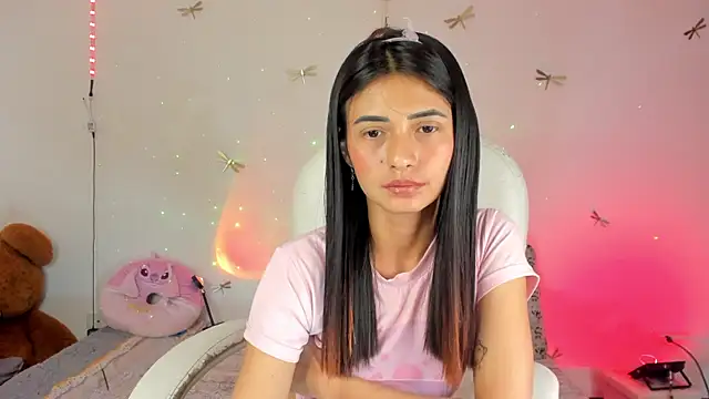 princessluna 19 online show from October 6, 2025, 10:18 pm