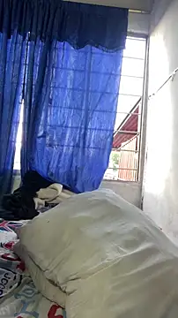 RobinLenoxx online show from November 8, 2025, 9:24 pm