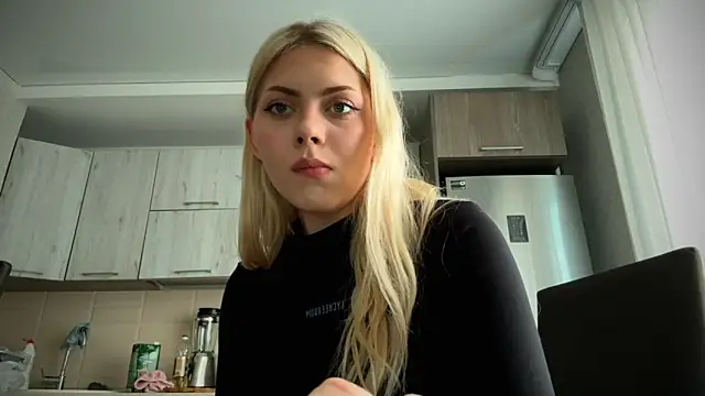 AliceOceanEye online show from October 5, 2025, 12:36 pm