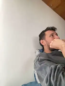 Snapshot of Michaell_Spinelly chatting on September 16, 2025, 7:04 pm Michaell Spinelly online show from September 16, 2025, 7:04 pm