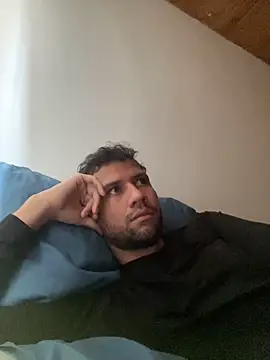 Snapshot of Michaell_Spinelly chatting on September 19, 2025, 2:51 pm Michaell Spinelly online show from September 19, 2025, 2:51 pm