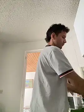 Snapshot of Michaell_Spinelly chatting on September 27, 2025, 3:17 pm Michaell Spinelly online show from September 27, 2025, 3:17 pm