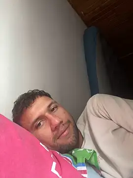 Snapshot of Michaell_Spinelly chatting on October 11, 2025, 4:38 pm Michaell Spinelly online show from October 11, 2025, 4:38 pm