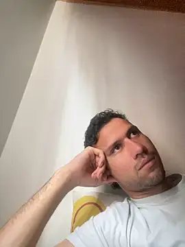 Snapshot of Michaell_Spinelly chatting on October 20, 2025, 4:18 pm Michaell Spinelly online show from October 20, 2025, 4:18 pm