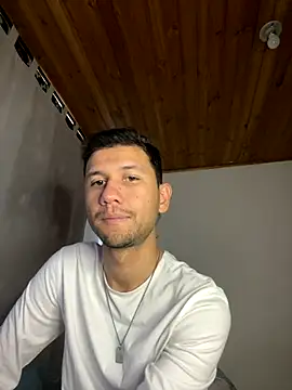 Snapshot of Michaell_Spinelly chatting on October 21, 2025, 6:52 pm Michaell Spinelly online show from October 21, 2025, 6:52 pm