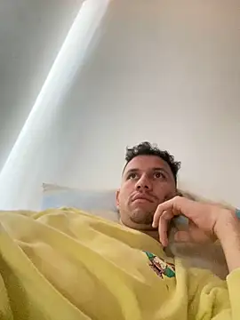 Snapshot of Michaell_Spinelly chatting on November 8, 2025, 4:40 pm Michaell Spinelly online show from November 8, 2025, 4:40 pm