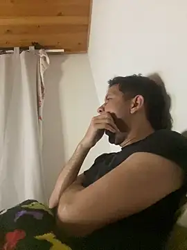 Snapshot of Michaell_Spinelly chatting on November 30, 2025, 12:47 am Michaell Spinelly online show from November 30, 2025, 12:47 am