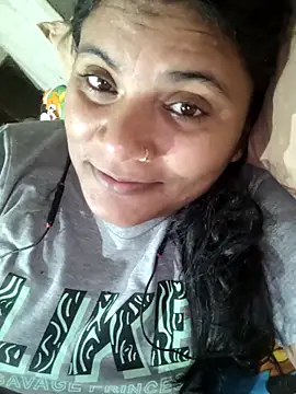 Snapshot of couple_71 chatting on November 13, 2025, 7:07 am couple 71 online show from November 13, 2025, 7:07 am