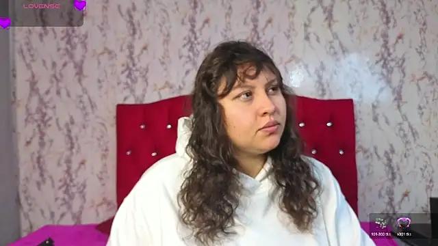 Snapshot of Larissa_Antonella chatting on September 30, 2025, 3:33 am Larissa Antonella online show from September 30, 2025, 3:33 am