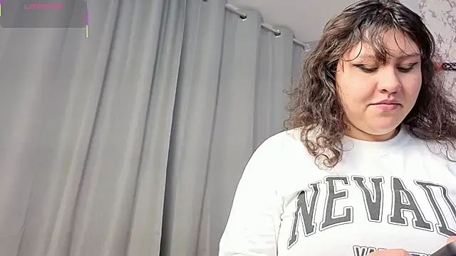 Snapshot of Larissa_Antonella chatting on October 18, 2025, 3:20 am Larissa Antonella online show from October 18, 2025, 3:20 am