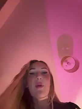 Paigeflorence online show from November 22, 2025, 11:26 pm