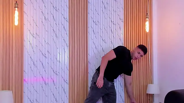 Snapshot of thomas_walker0 chatting on October 25, 2025, 11:29 am thomas walker0 online show from October 25, 2025, 11:29 am