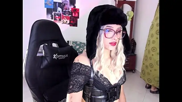 Snapshot of Oliver_and_kalypso chatting on October 25, 2025, 2:52 am Oliver and kalypso online show from October 25, 2025, 2:52 am