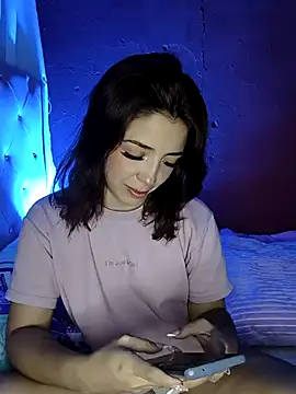 summi10 online show from October 3, 2025, 10:51 pm