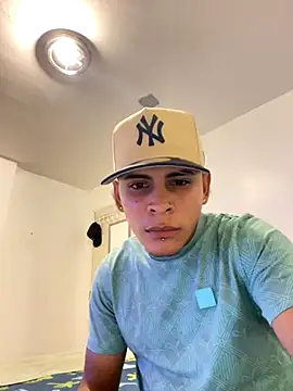 Snapshot of david_omr chatting on September 23, 2025, 2:36 am david omr online show from September 23, 2025, 2:36 am