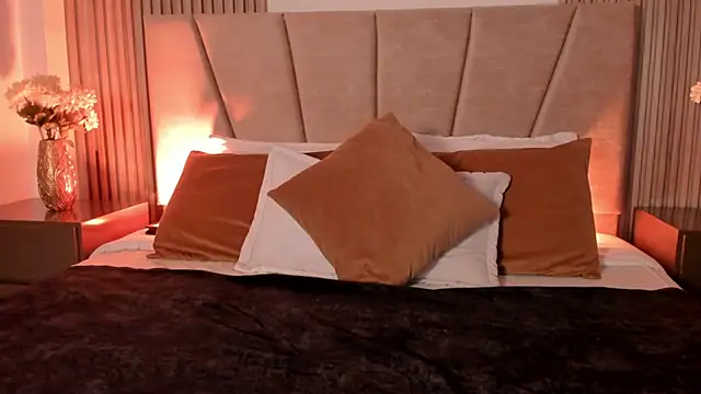 Snapshot of Victoria_Beaumont chatting on October 18, 2025, 11:55 am Victoria Beaumont online show from October 18, 2025, 11:55 am