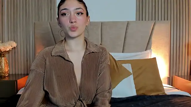 Snapshot of Victoria_Beaumont chatting on November 6, 2025, 11:33 am Victoria Beaumont online show from November 6, 2025, 11:33 am