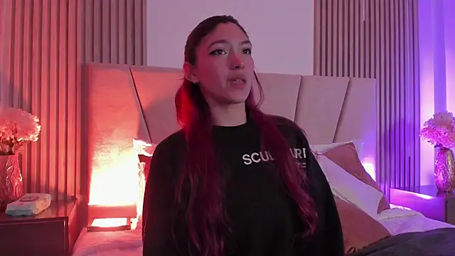 Snapshot of Victoria_Beaumont chatting on December 4, 2025, 3:38 am Victoria Beaumont online show from December 4, 2025, 3:38 am