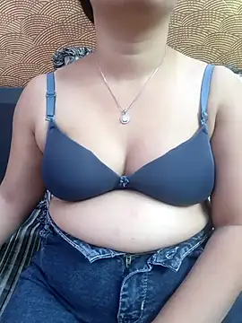 Snapshot of Iampriyaaa15 chatting on November 29, 2025, 7:33 am Iampriyaaa15 online show from November 29, 2025, 7:33 am