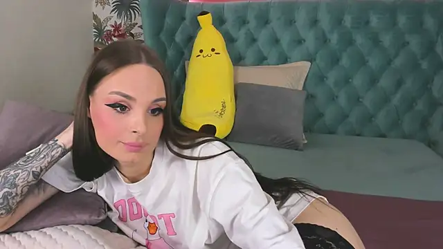 Snapshot of NaughtyLoryy chatting on October 29, 2025, 8:27 am NaughtyLoryy online show from October 29, 2025, 8:27 am