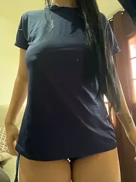 jujuarantes  2025 online show from November 18, 2025, 2:21 pm